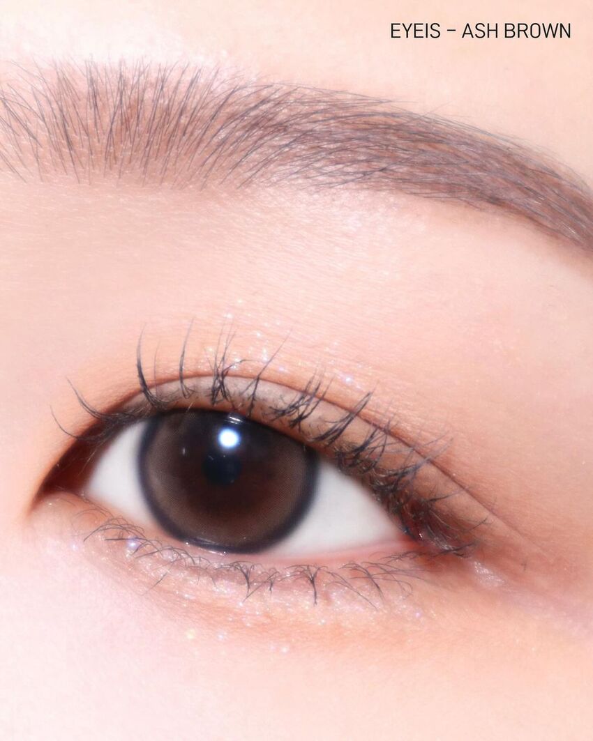 
Elevate Your Urban Style: QueenContacts' Ash Brown Colored Contact