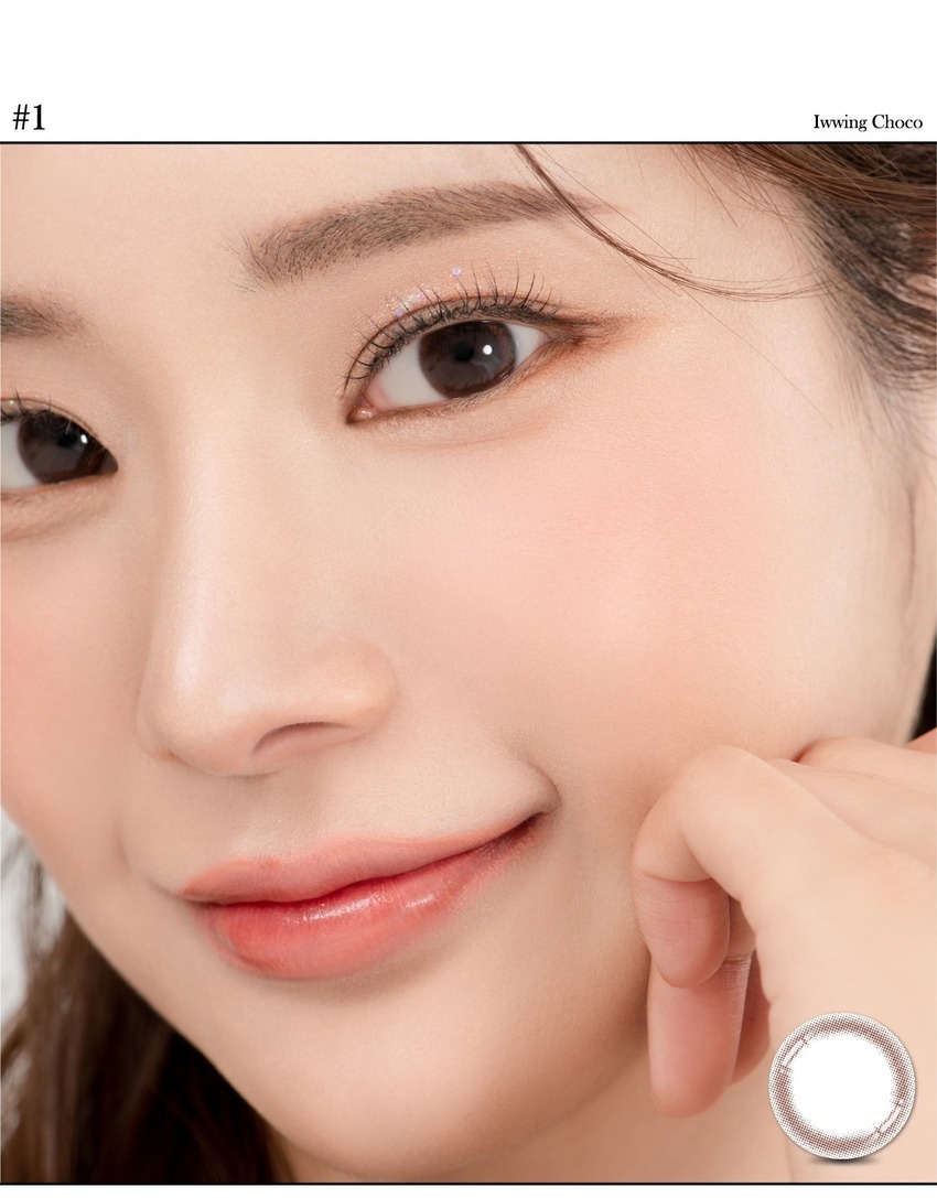 
Enhance your gaze with the natural and invisible charm of Iwwing choco, a monthly coloredcontact from Korea.