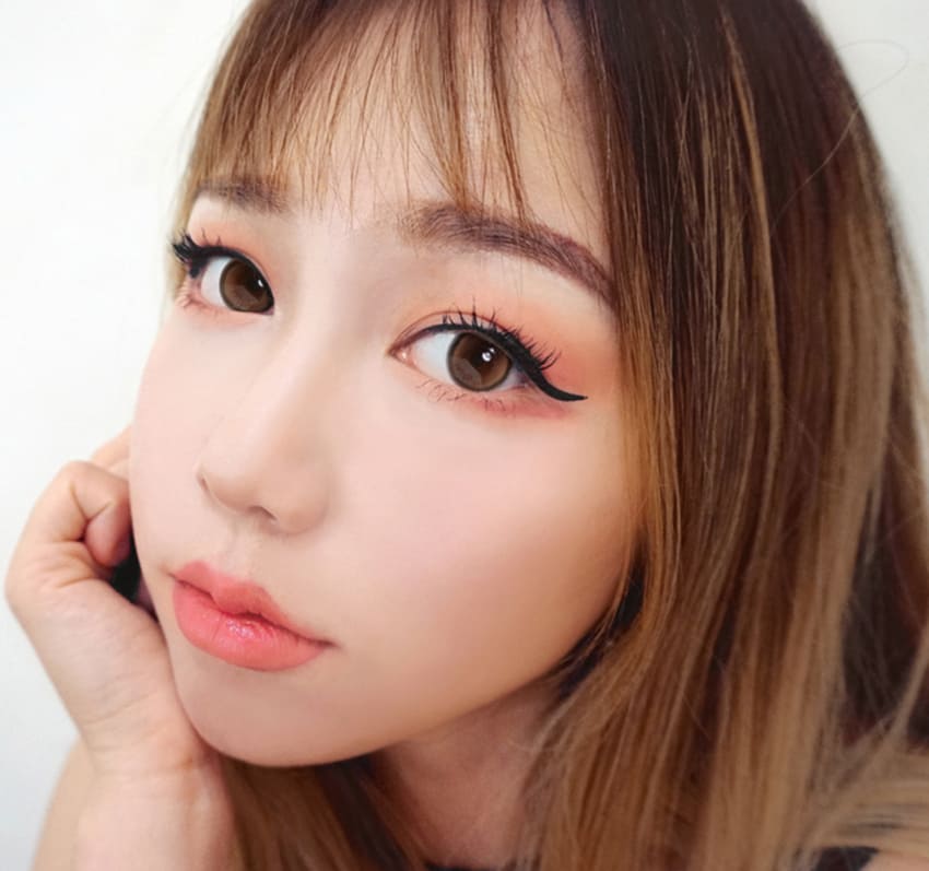 透明感のナチュラル受光カラコン乱視用, グラッシーブラウンマンスリー, Glassy brown toric astigmatism colored contacts, 韓国人気カラコン専門通販, Queenslens